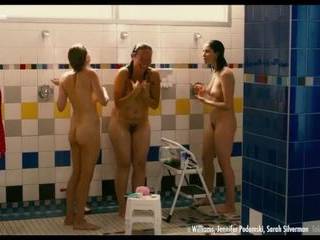 Порно шлюхи кончают в рот