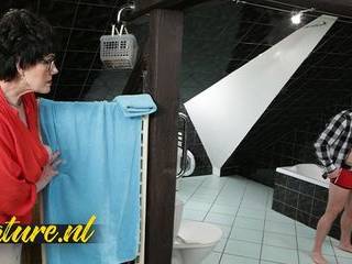 Фото раздвинутые попки